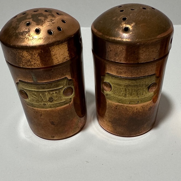 Vintage 1940s-1960s Copper Kitchen Salt & Pepper Shaker & Tabasco Set - Picture 5 of 8